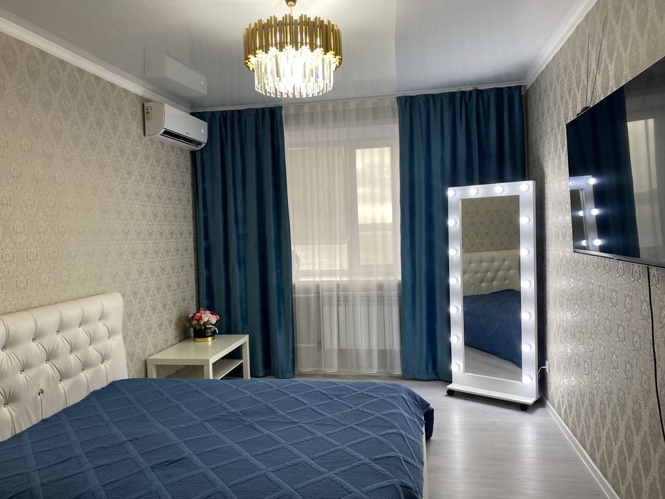 Продам зеркало напольное