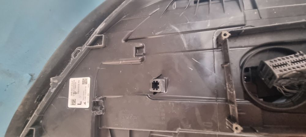 far stanga porsche macan