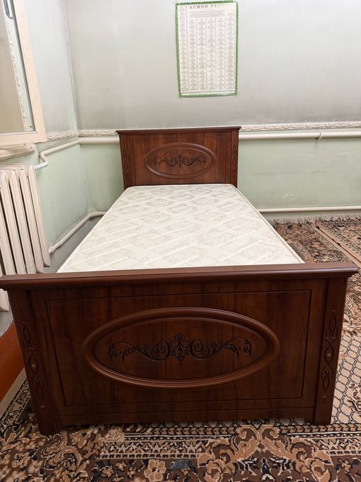 Кровать хорошем в состояниии