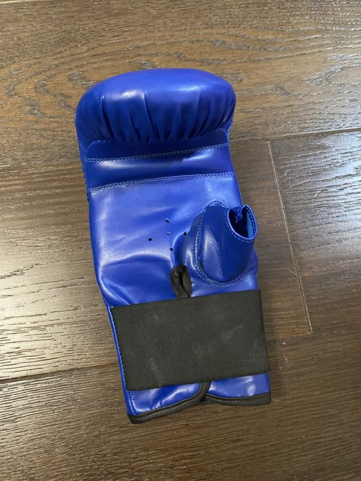 Продам боксерские перчатки