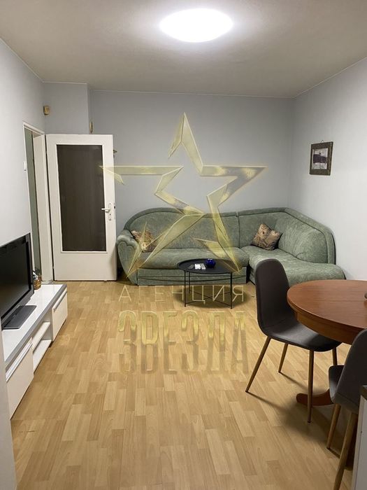 Обзаведена гарсониера с наемател!