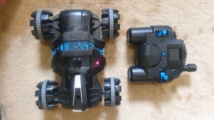 Vand masinuta radiocomanda cu camera video pe ecran telecomanda