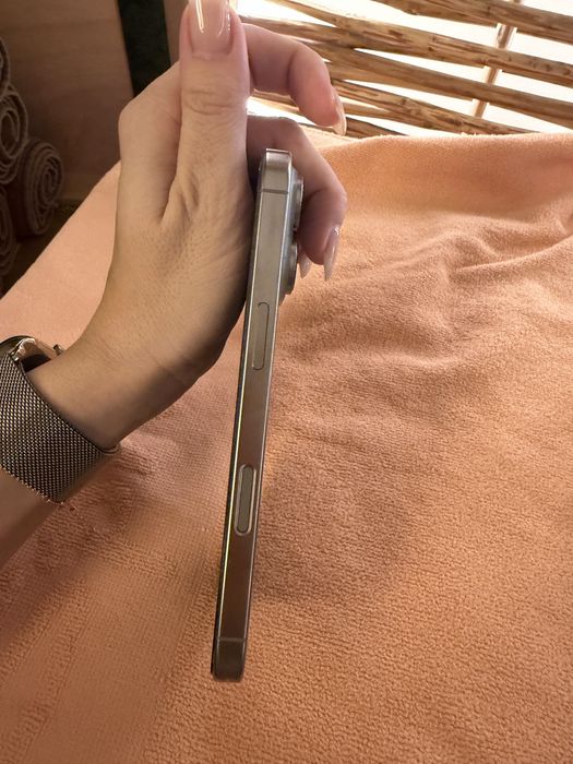 iPhone 16 pro 256GB silver