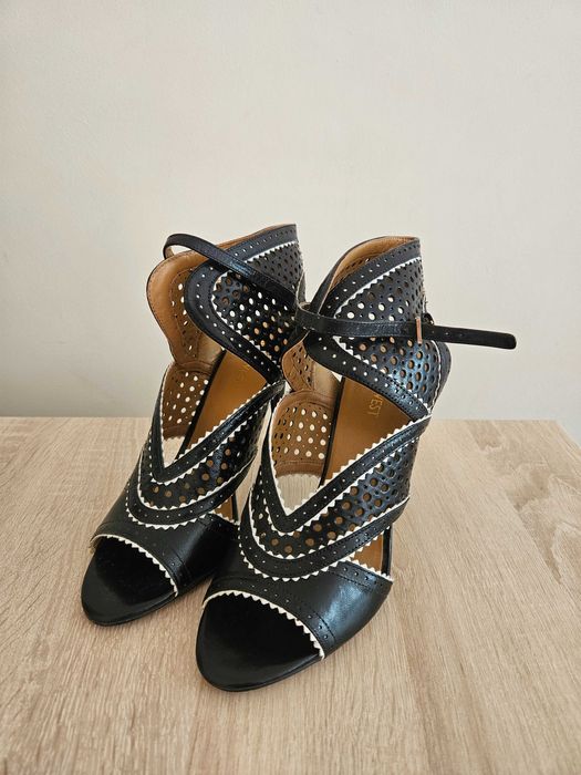 Туфли на каблуке