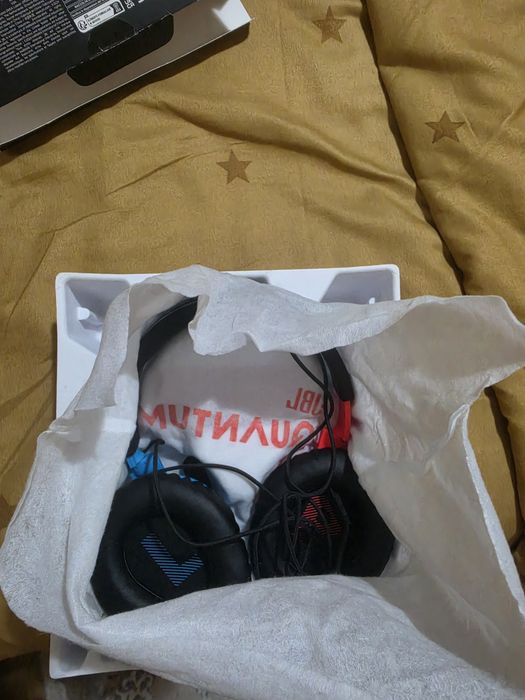 Vand casti de gaming JBL