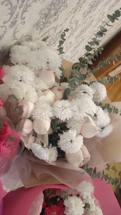 Букет и цветы срочно продам