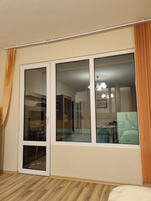 Продавам пвц дограма и щори