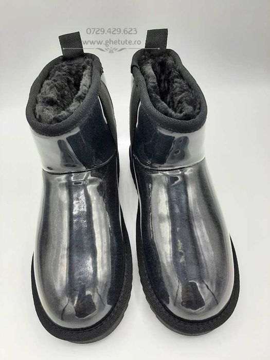 Ghete / cizme UGG mini clasic , impermeabile, 35 si 37