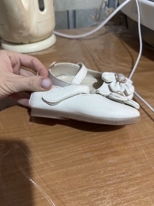 Новые детские туфли