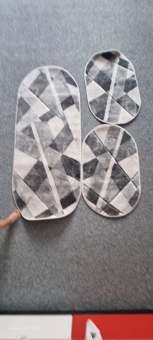 Diverse covoare pentru camere