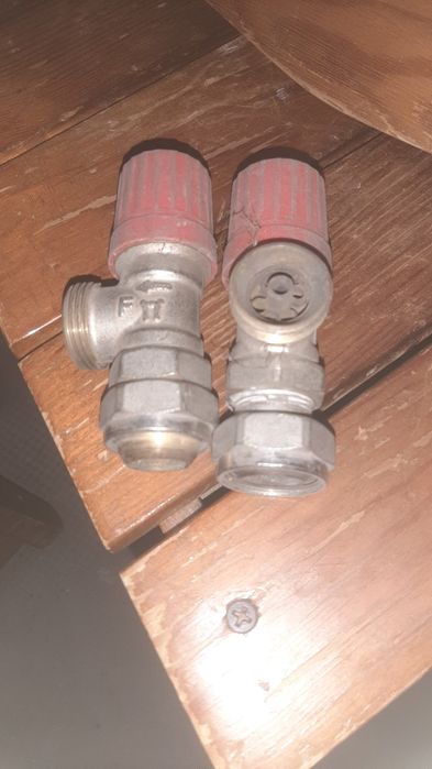 Продам краны для радиаторов отопления