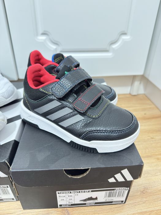 Маратонки Adidas 28