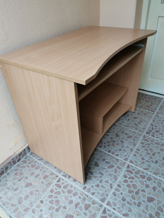 Бюро плюс стол..