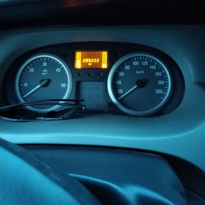 Opel vivaro 2.5 cdti