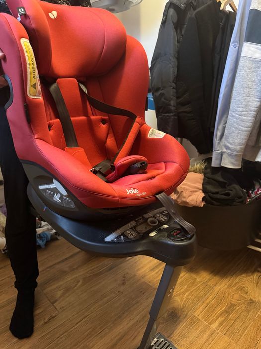 Scaun masinaJoie 360i spin cu picior in podea