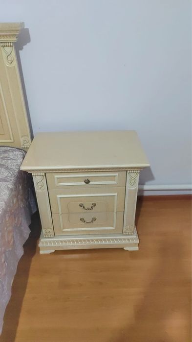 Продам спальный гарнитур