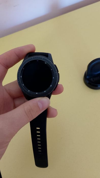 Почти като НОВ Samsung Galaxy Watch sm-r810