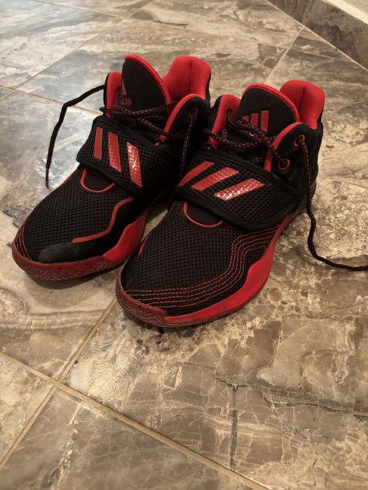 Спортни Adidas обувки