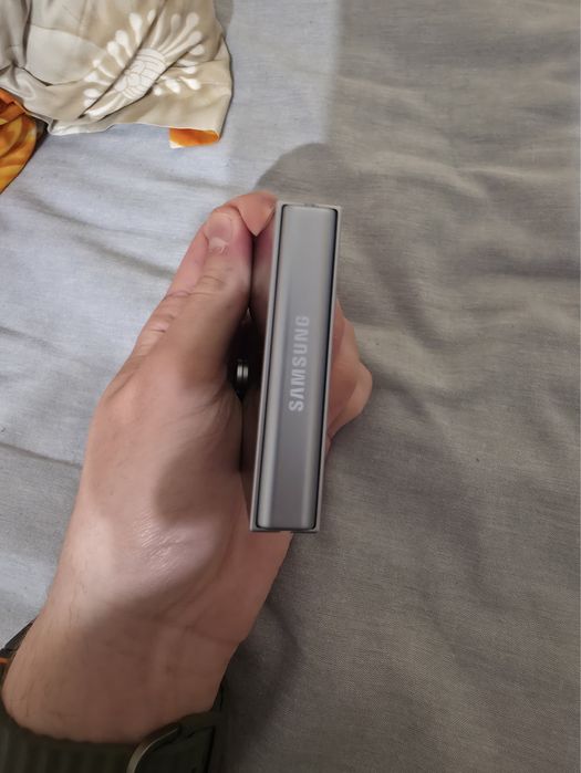 Samsung Z Flip 6 (inca in garantie)