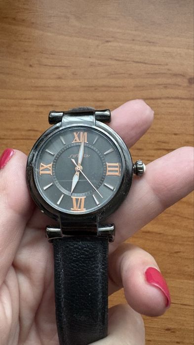 Часовник в черно