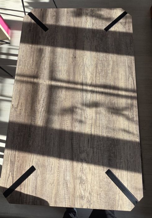 Трапезна маса-неразтегателна