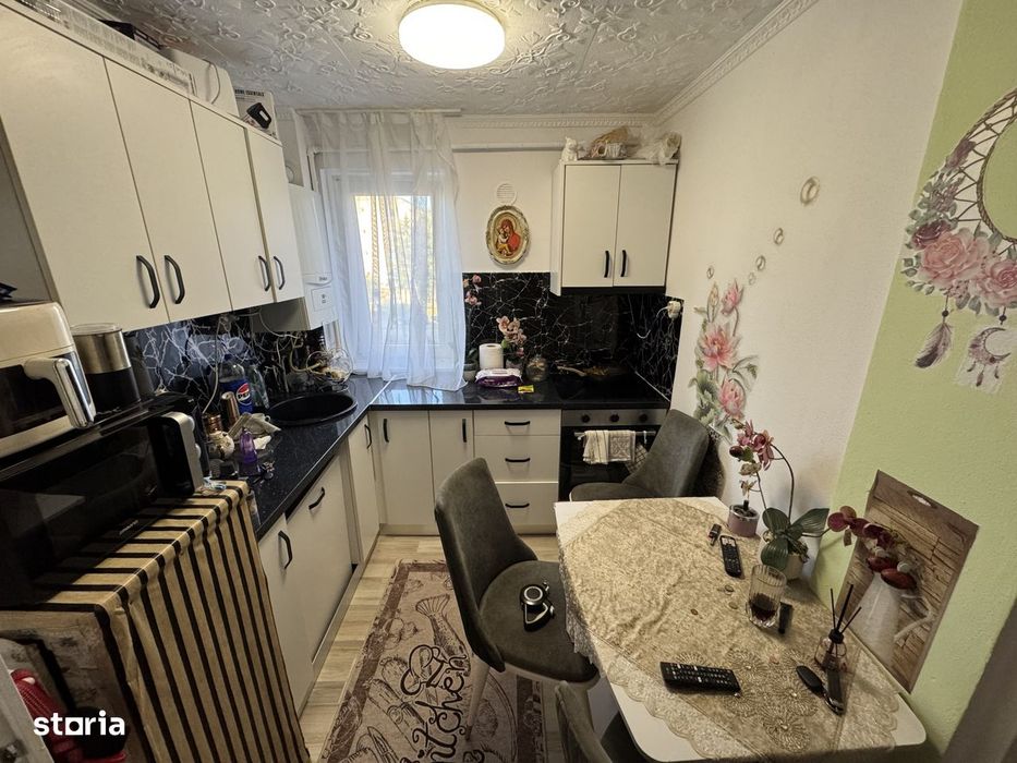 Apartament 2 camere, et. 2/2, semidecomandat, Botizului — fotografia 1