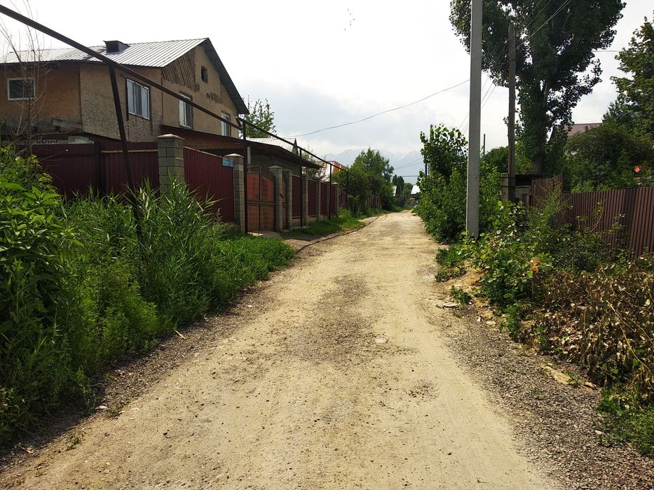 Дом с земельным участком