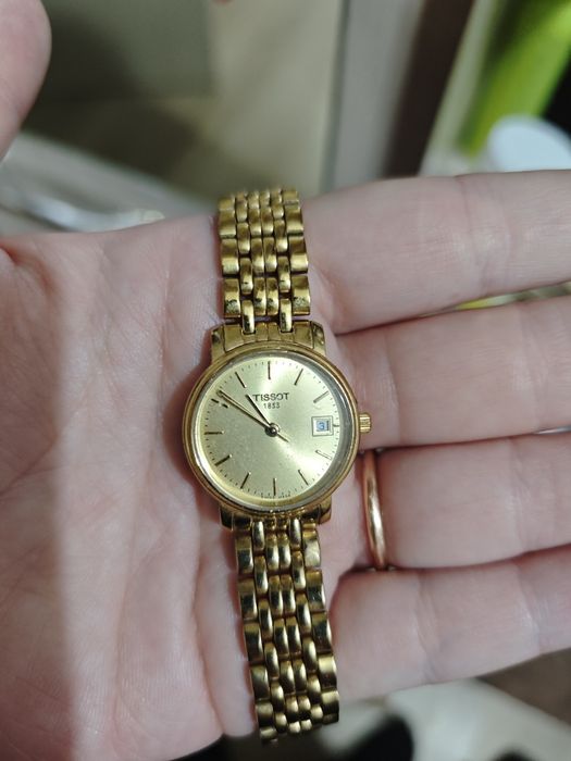 Продам женские часы Tissot