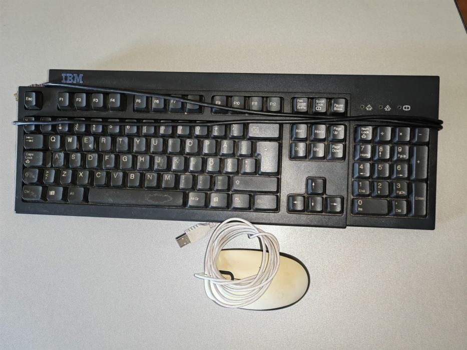 Tastatura + mouse cu fir