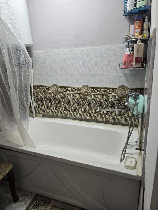 2 xonali uy 1 etaj  kerda dom