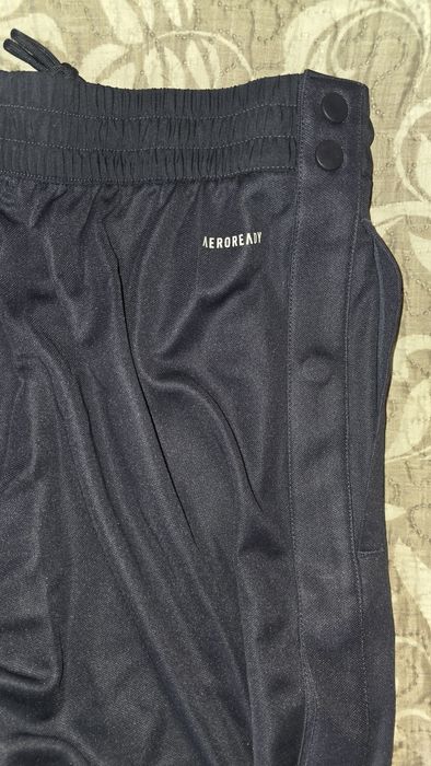 Оригинално долнище Adidas Real Madrid размер L