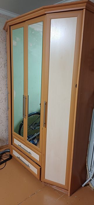 Продам шкаф и комод