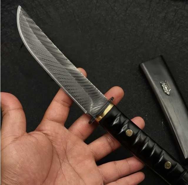 Cutit japonez samurai, lama Damasc in teaca lemn abanos