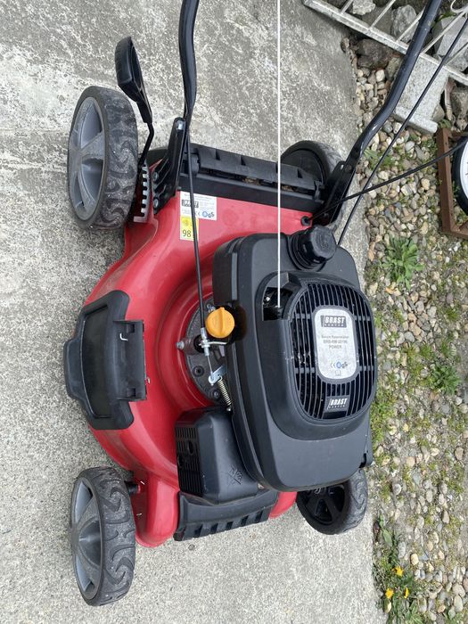 Cositoare pe benzina