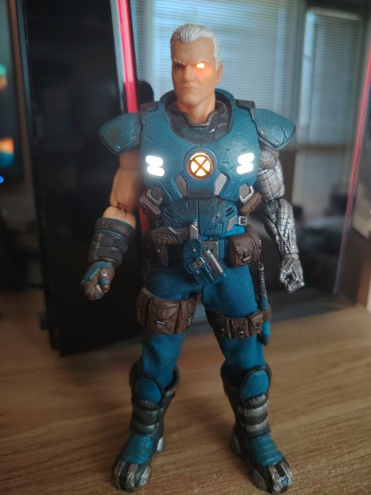 Mezco Toys One:12 Collective Cable