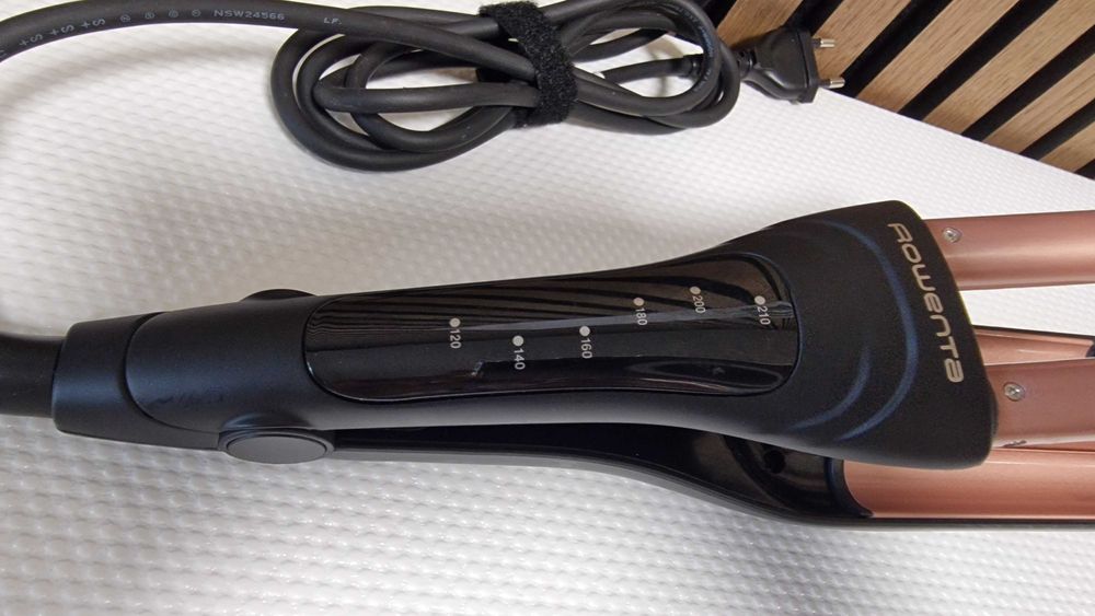 Rowenta Waves Addict CF4710F0 - маша за вълни като нова