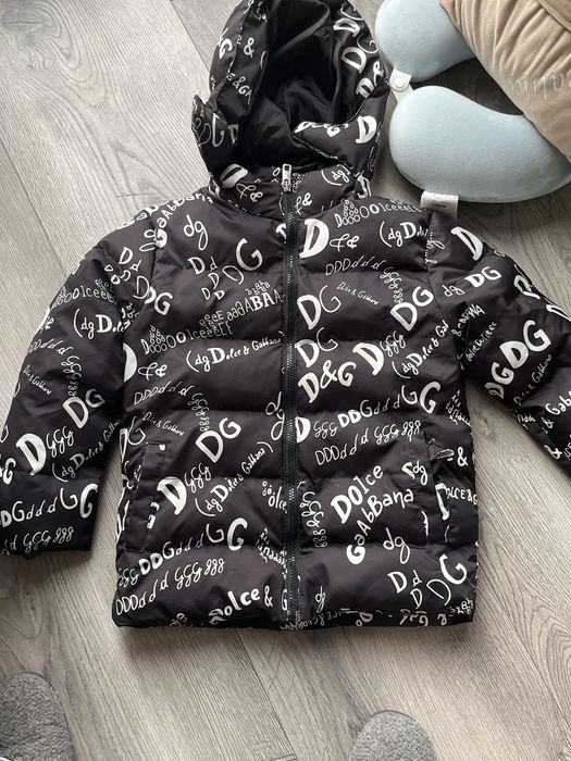 Vand geaca neagra