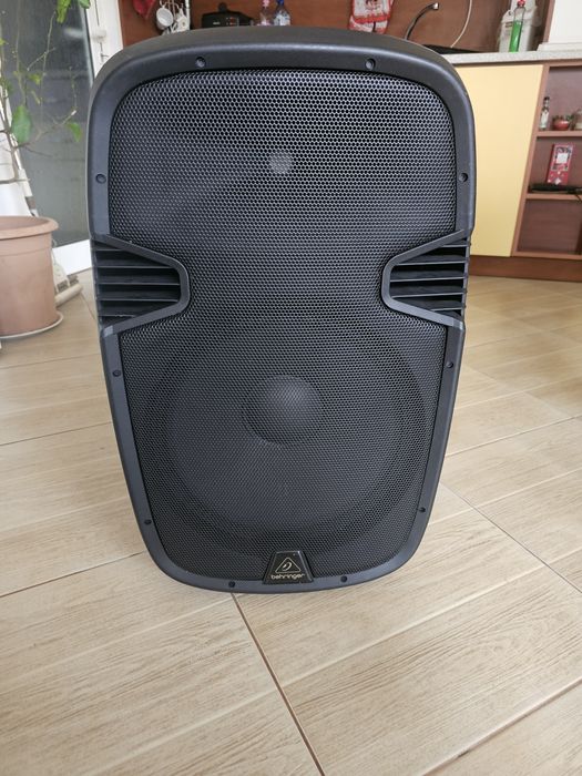 Активна тонколона Behringer