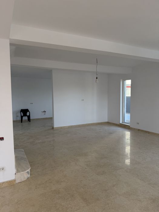 Spațiu comercial/Casă de închiriat