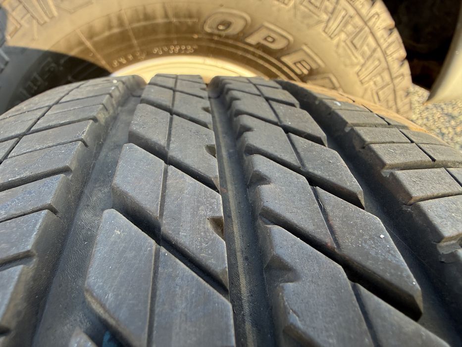 1бр. Лятна Гума 195/65R/15 -GOOD YEAR- DOT:0400- 7.8мм. *10€ за 1бр.*