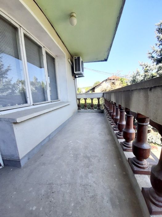 Самостоятелна къща под наем гр.Русе кв.Средна кула