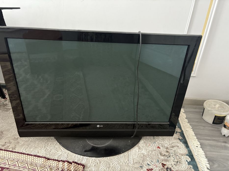 Телевизор lg  отличном состяне