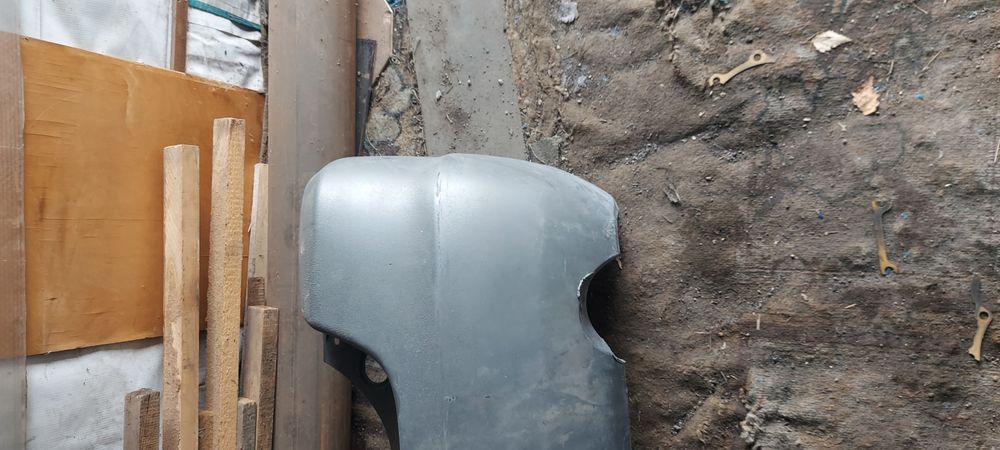 Задний бампер на мазду трибьют