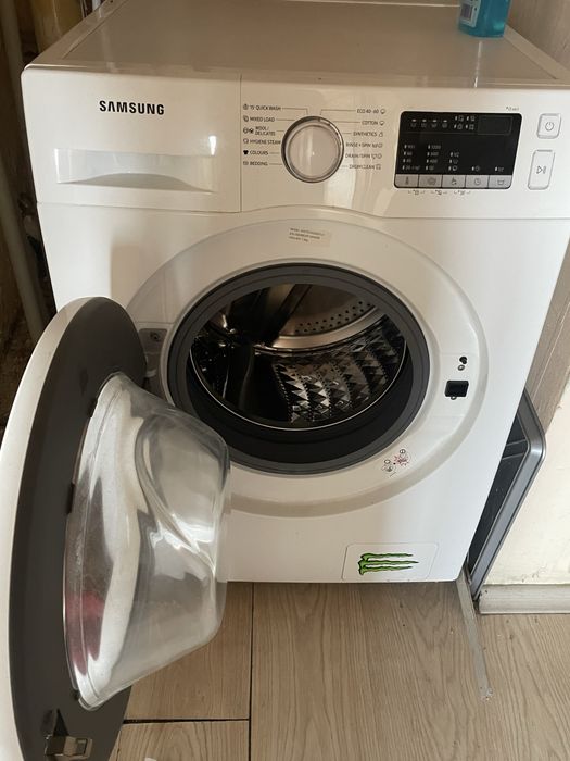 Пералня SAMSUNG с предно зареждане