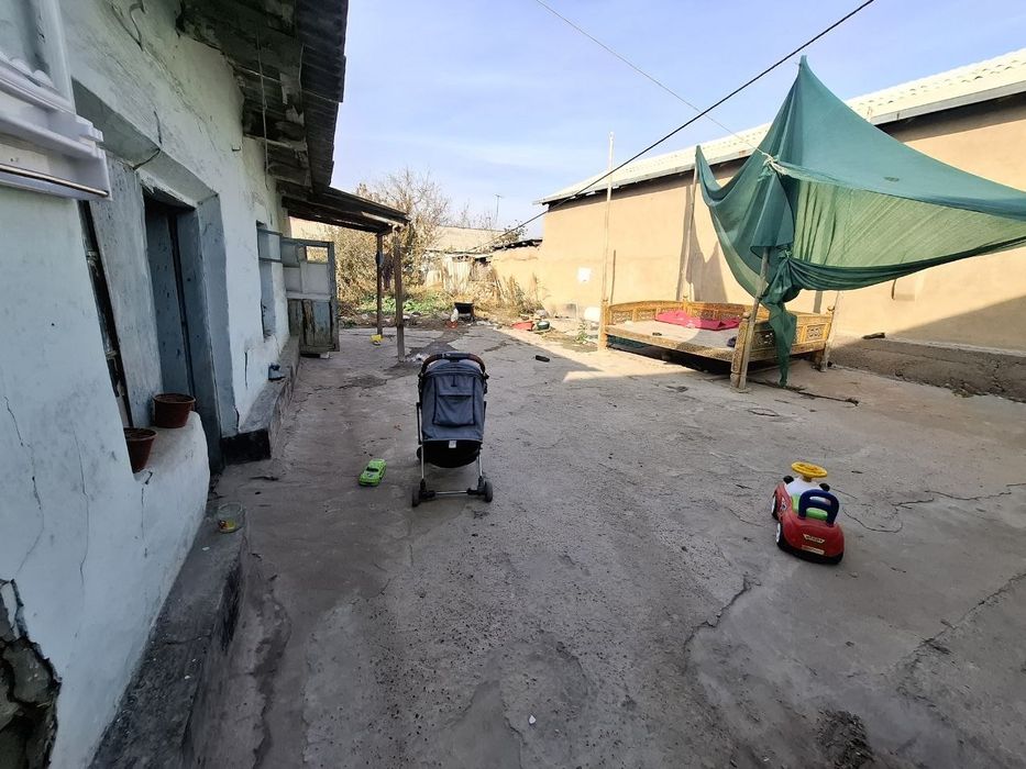 Ховли ер сотилади