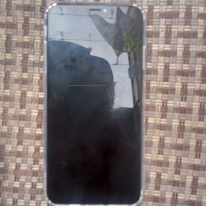 IPhone xs max 64 hotira fes I'd yo Tru ton bor 64 yonkus