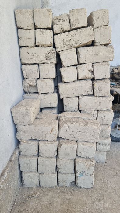 Loy blok sotiladi 220 dona narxi 2,500 soʻm