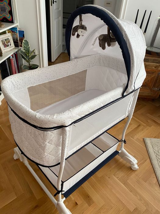 Patut bebelus stil bassinet - conditie perfecta