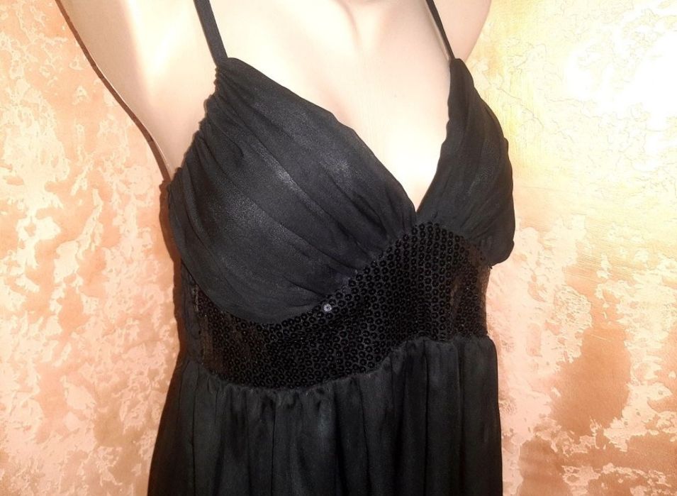 Платье с пайетками. Новое. 46р.