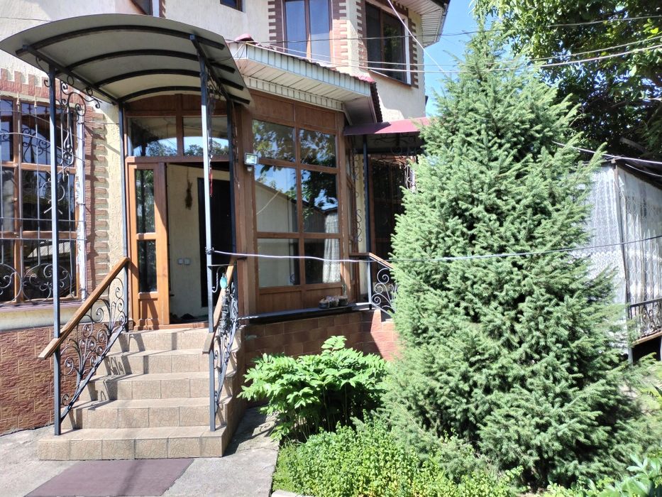 Продам дом в хорошем районе